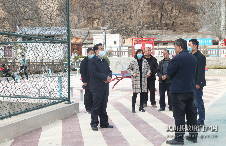 索鴻賓調(diào)研指導(dǎo)脫貧攻堅(jiān)、鄉(xiāng)村振興等工作