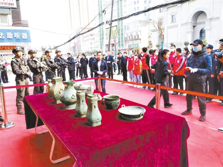 蘭州公安成功破獲“2019·9·10”文物案件 29件追繳珍貴文物昨日移交蘭州市博物館