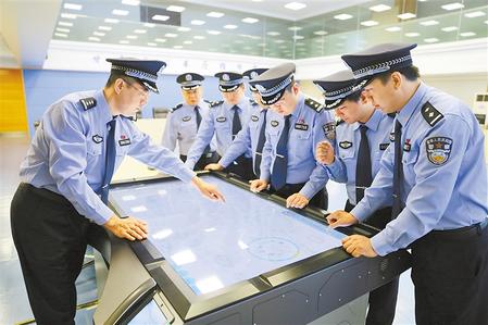 致敬！人民警察