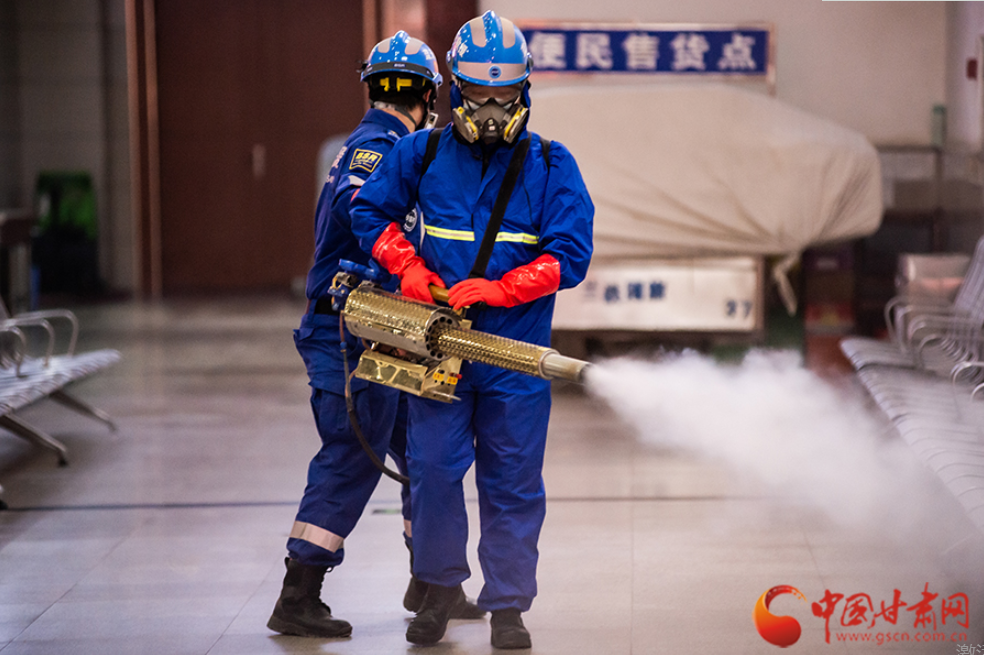 【新春走基層】護(hù)航回家路，蘭州車站這波操作很硬核！