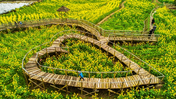 “心”型廊橋。廖濤 攝