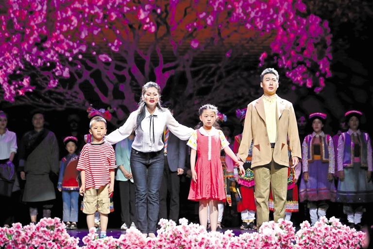 “春綠隴原·建黨百年”百場百部文藝展演 音樂劇《達(dá)瑪花開》感動金城