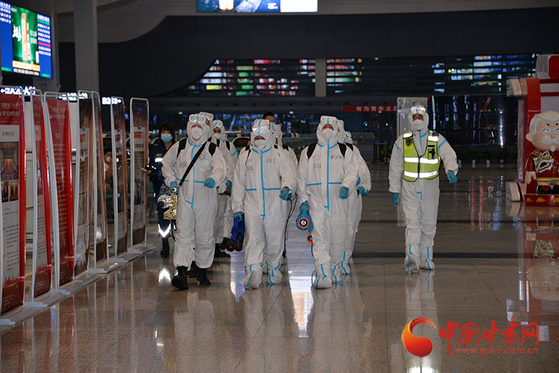 【隴拍客】蘭州西客站全面消殺，場(chǎng)面堪比大片