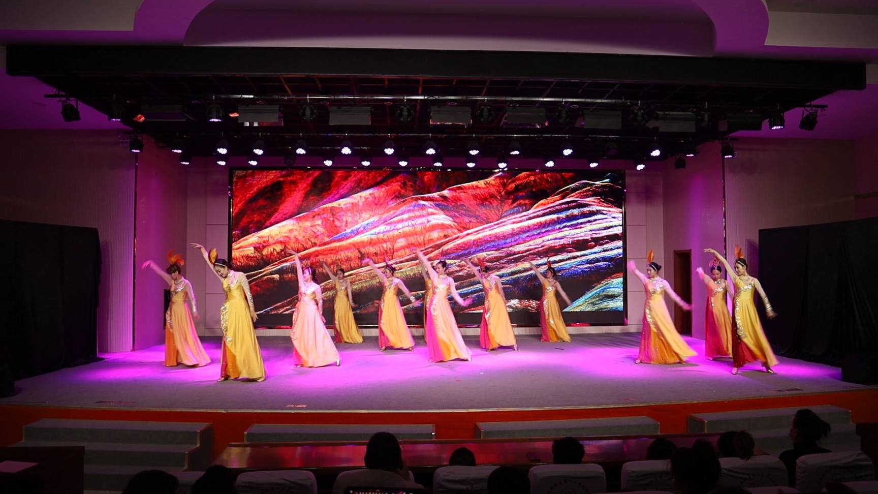 張掖市非遺舞臺(tái)劇《寶卷印象》在武威、金昌等市州上演