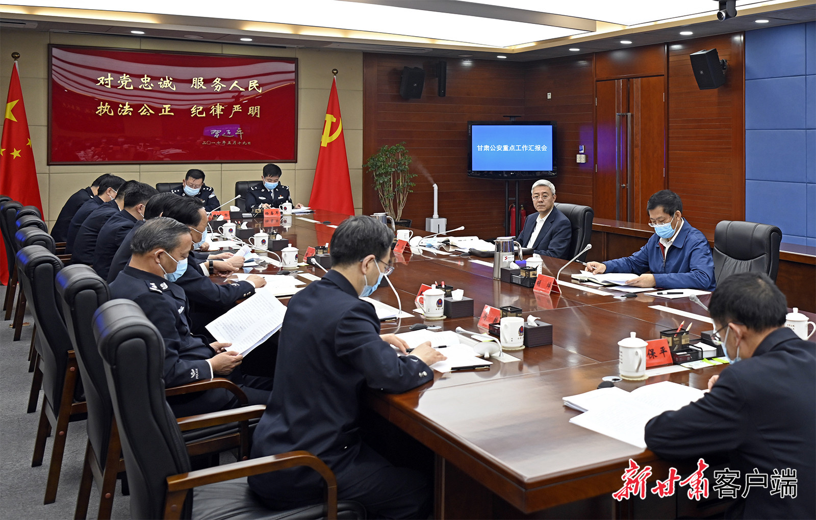 【甘快看】尹弘在甘肅省公安廳調(diào)研時強調(diào)：堅持政治建警鍛造公安鐵軍，全力以赴防風(fēng)險保安全護穩(wěn)定