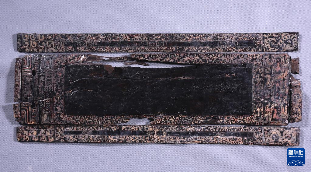 江西樟樹市國字山戰(zhàn)國墓葬出土漆瑟（資料圖）。