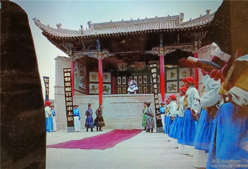 電影《新龍門客?！菲^之關(guān)城清代戲臺(tái)特寫