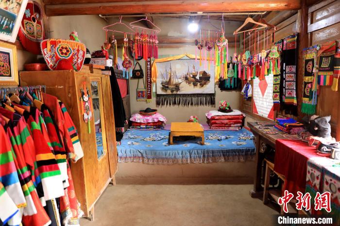 圖為土族文化展示?！⊙Φ?攝