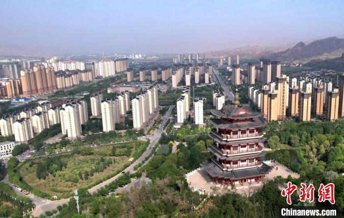 圖為“南涼古都”樂都朝陽山片區(qū)的今朝?！⊙Φ?攝