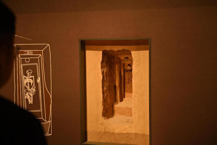 張家川縣馬家塬車輿博物館展陳的馬家塬遺址出土文物。李亞龍 攝