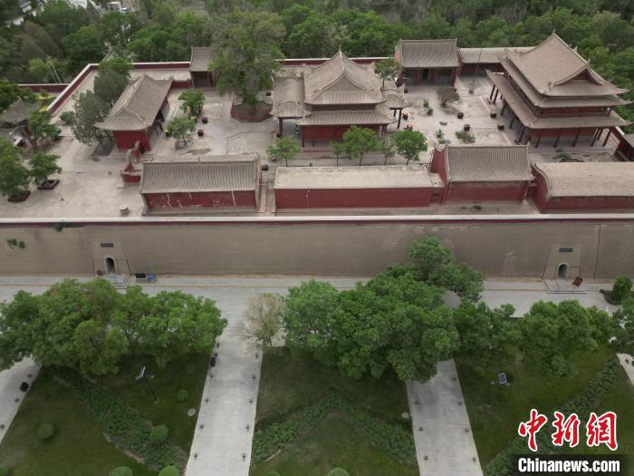 5月16日，航拍下的雷臺(tái)漢墓墓室入口。戴文昌　攝